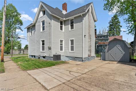1738 Erie Street S Massillon OH 44646