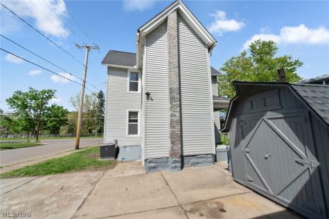 1738 Erie Street S Massillon OH 44646