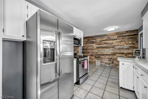 517 Gulf Road Elyria OH 44035