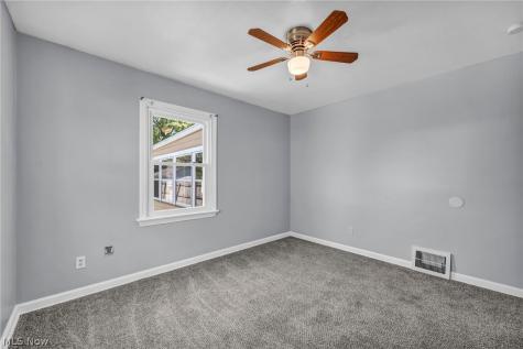 517 Gulf Road Elyria OH 44035