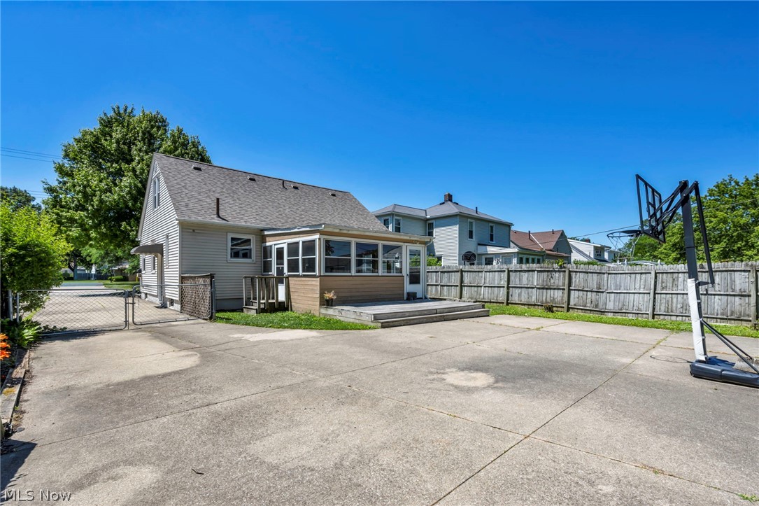 517 Gulf Road Elyria OH 44035
