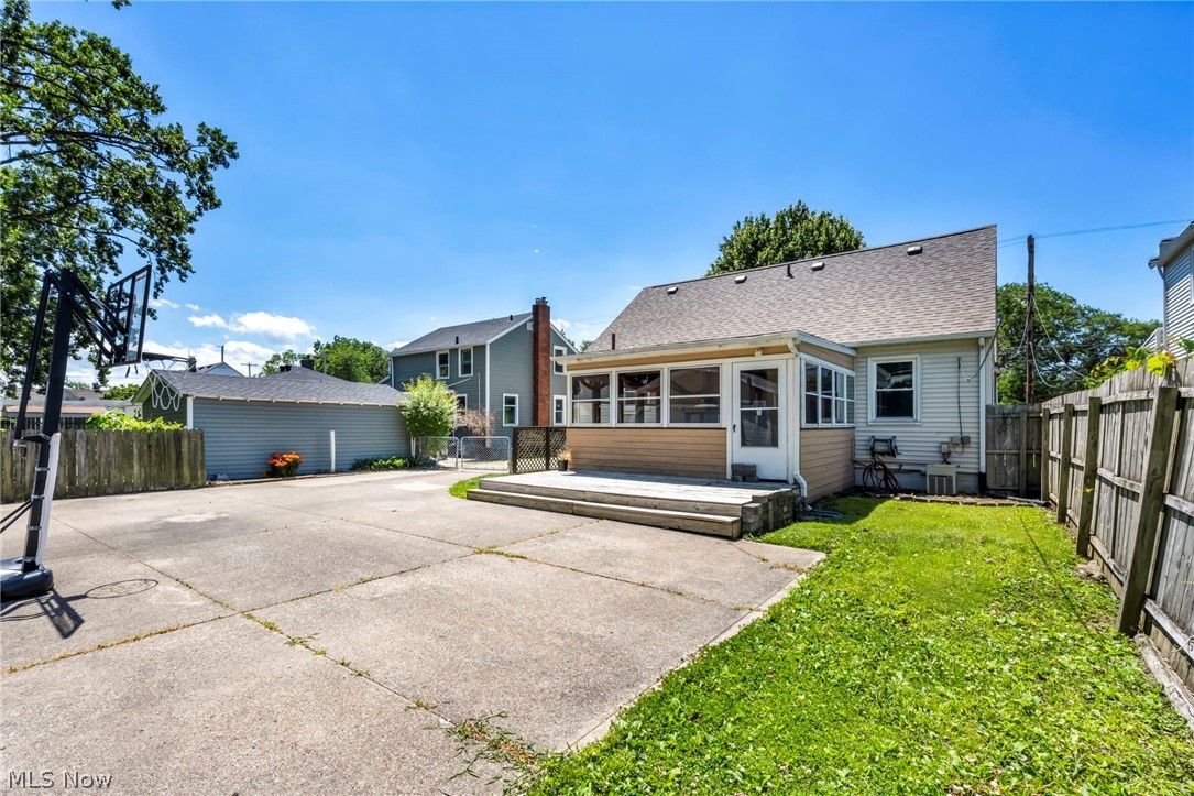 517 Gulf Road Elyria OH 44035
