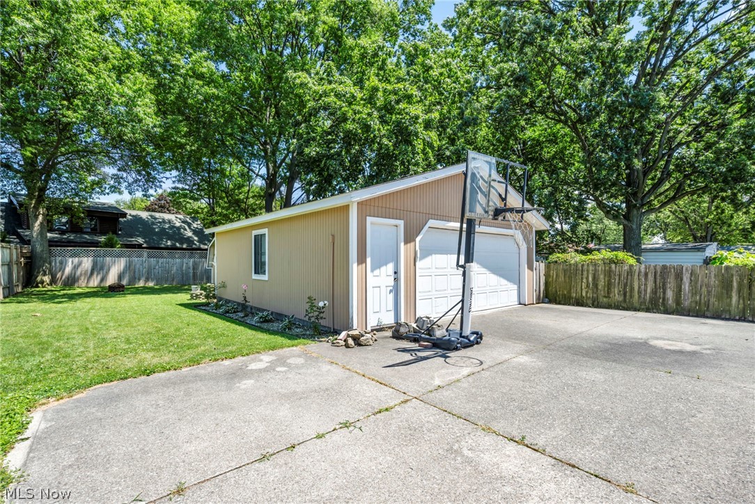 517 Gulf Road Elyria OH 44035