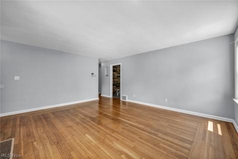 517 Gulf Road Elyria OH 44035