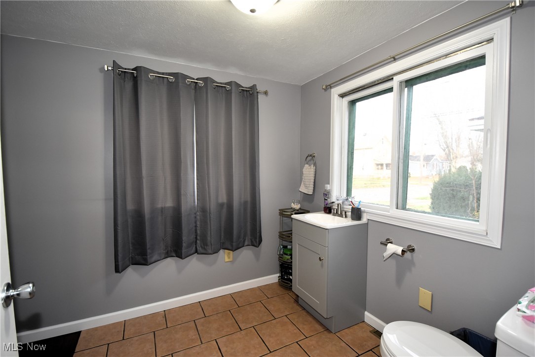 21 Katherine Street Struthers OH 44471
