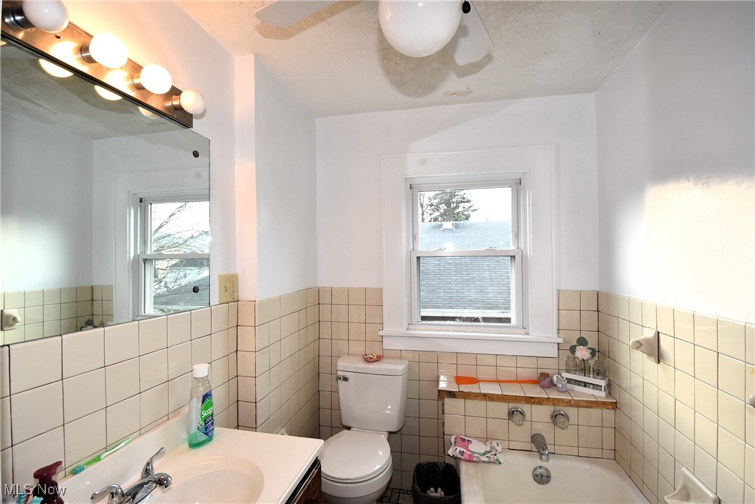 21 Katherine Street Struthers OH 44471