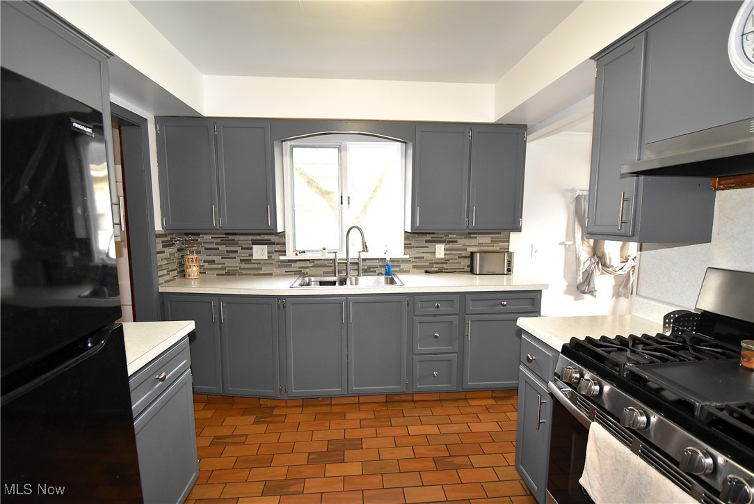21 Katherine Street Struthers OH 44471