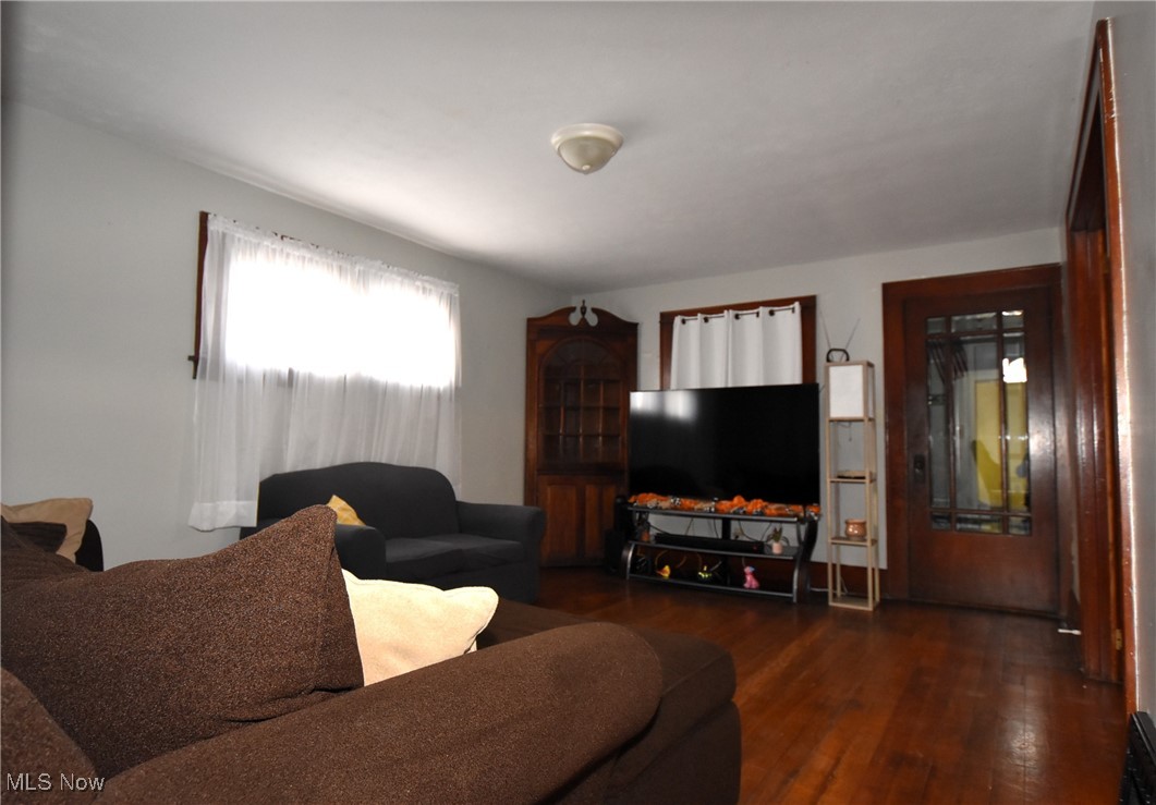 21 Katherine Street Struthers OH 44471