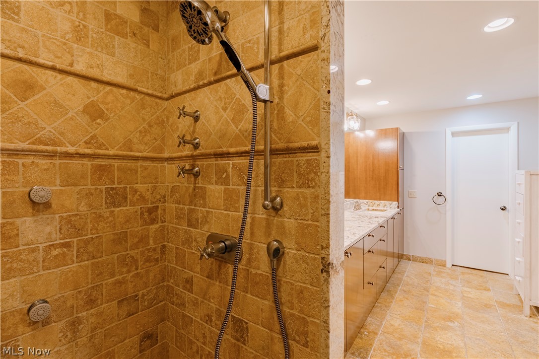 8 Louis Drive Pepper Pike OH 44124