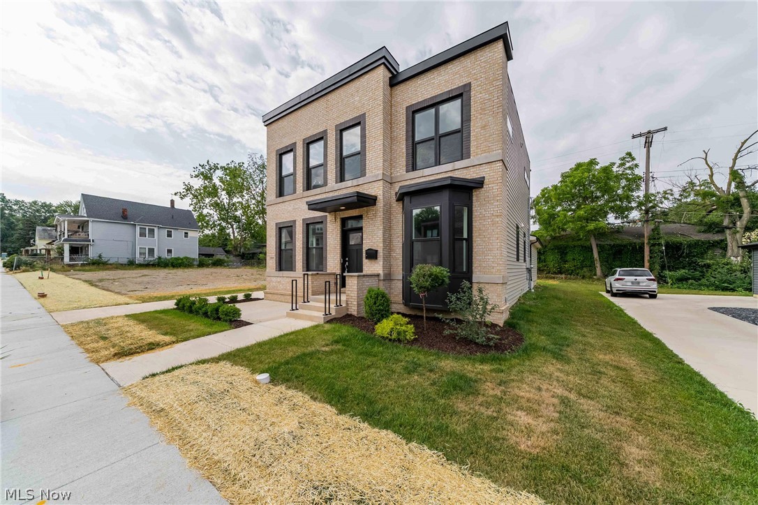 1866 Woodlawn Avenue East Cleveland OH 44106