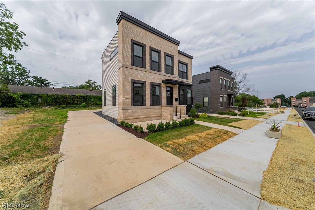 1866 Woodlawn Avenue East Cleveland OH 44106