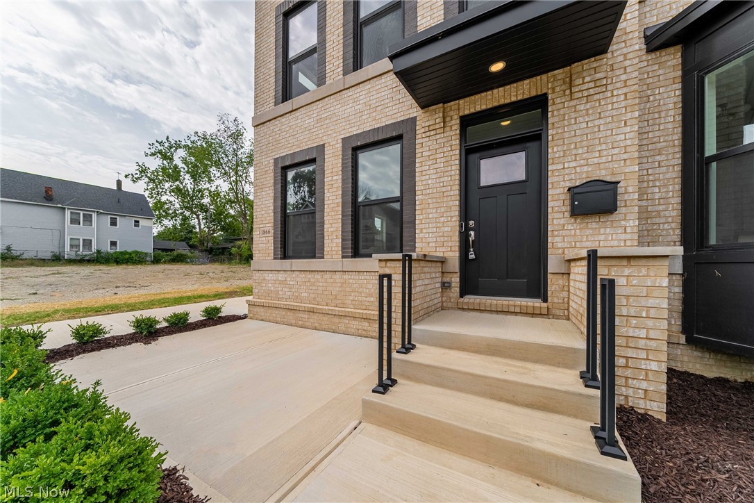 1866 Woodlawn Avenue East Cleveland OH 44106
