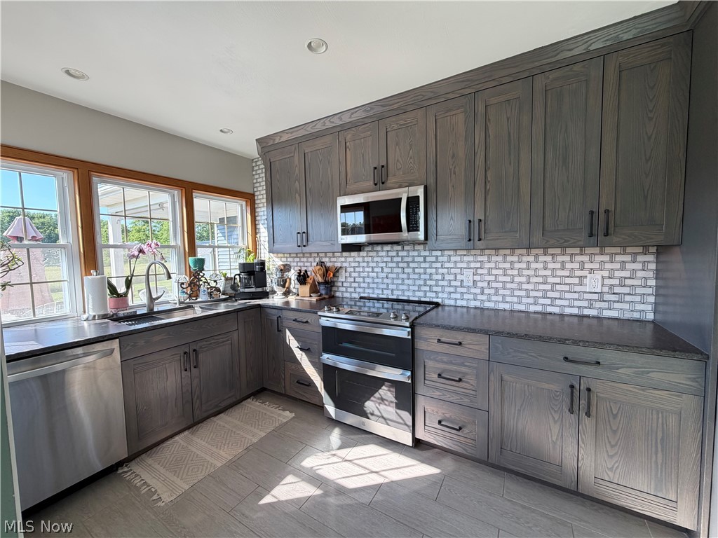 13350 South Avenue Columbiana OH 44408