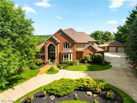2389 Amberwood Circle NE Massillon OH 44646