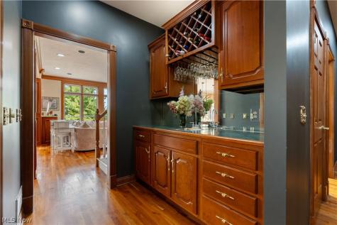 2389 Amberwood Circle NE Massillon OH 44646