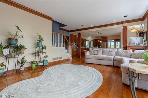 2389 Amberwood Circle NE Massillon OH 44646