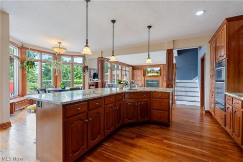 2389 Amberwood Circle NE Massillon OH 44646