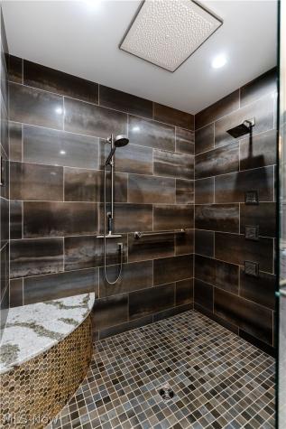 2389 Amberwood Circle NE Massillon OH 44646