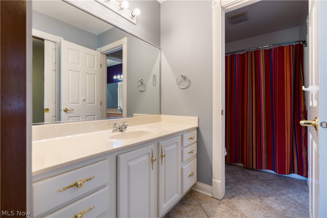 2389 Amberwood Circle NE Massillon OH 44646