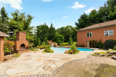 2389 Amberwood Circle NE Massillon OH 44646
