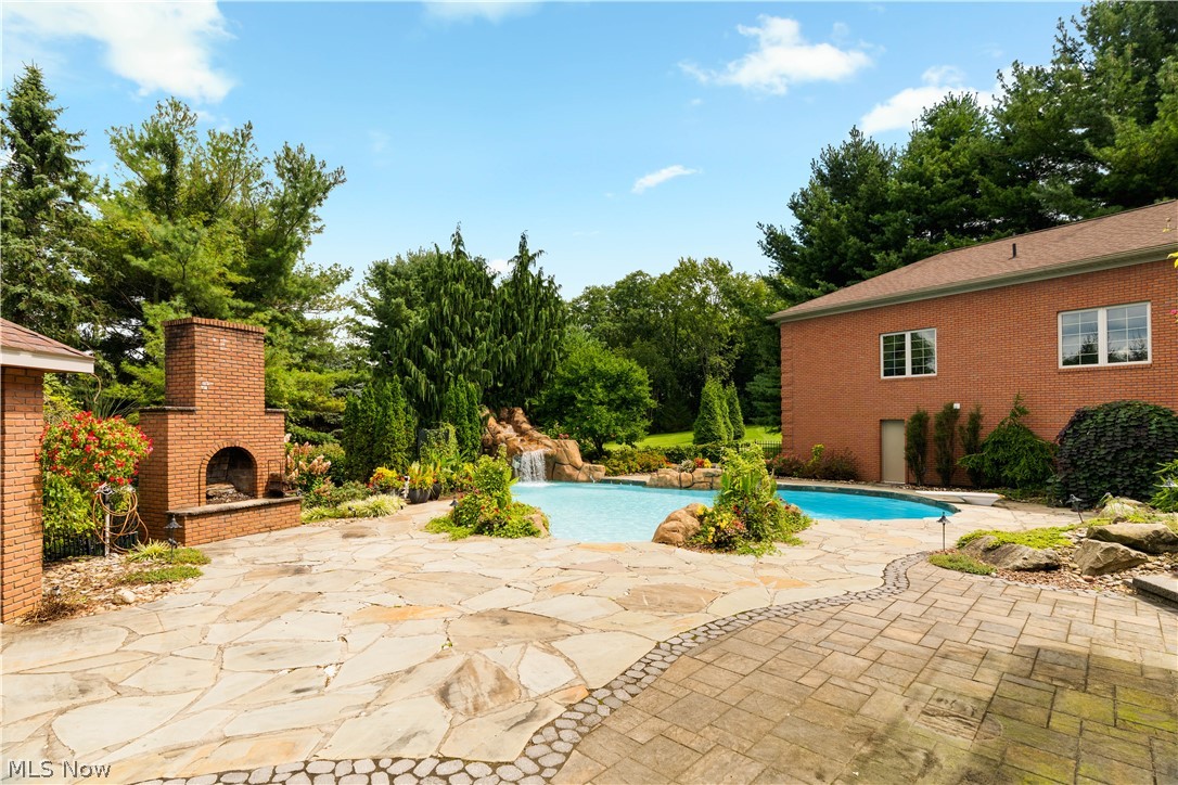 2389 Amberwood Circle NE Massillon OH 44646
