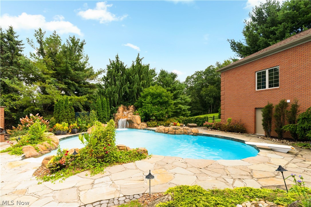 2389 Amberwood Circle NE Massillon OH 44646