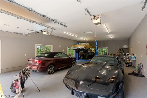 2389 Amberwood Circle NE Massillon OH 44646