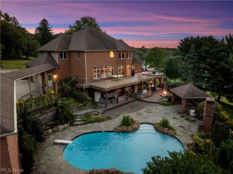 2389 Amberwood Circle NE Massillon OH 44646