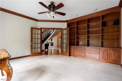 2389 Amberwood Circle NE Massillon OH 44646