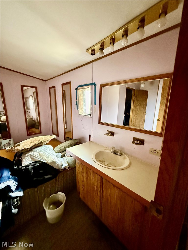 39 Township Road 677 Steubenville OH 43952