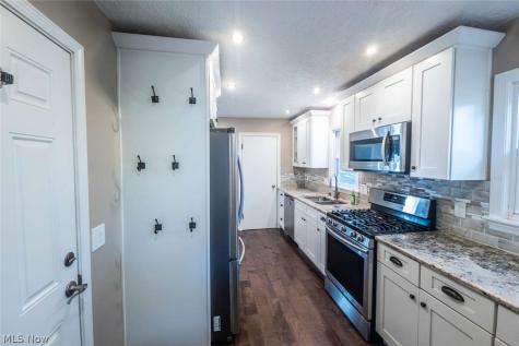 36985 Orchard Street Avon OH 44011