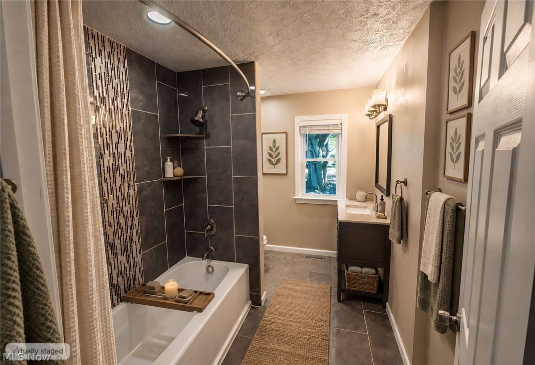 36985 Orchard Street Avon OH 44011