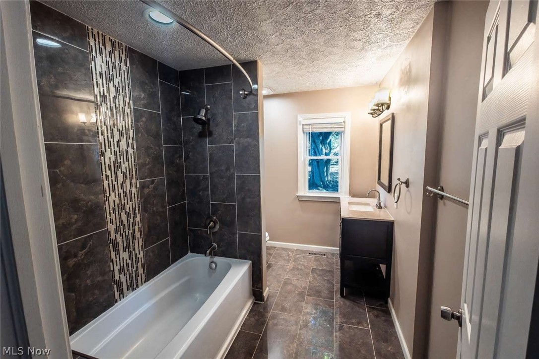 36985 Orchard Street Avon OH 44011