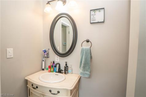 1621 Hankins Road NE Massillon OH 44646