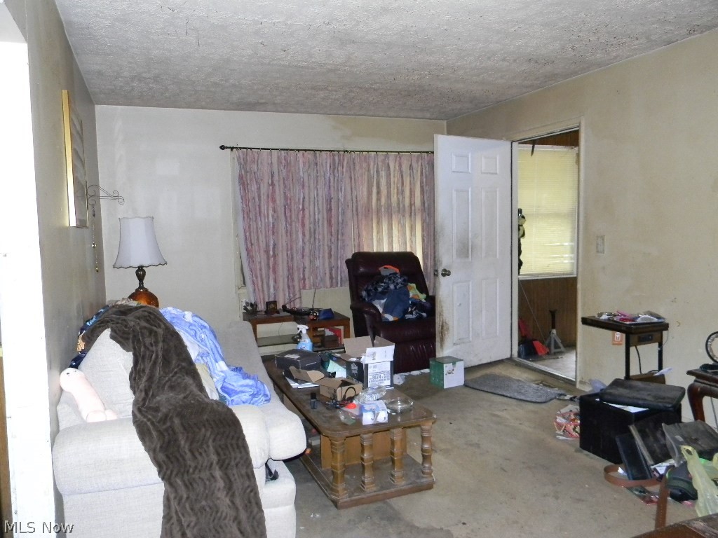 3086 Greenfield Street NW Warren OH 44485