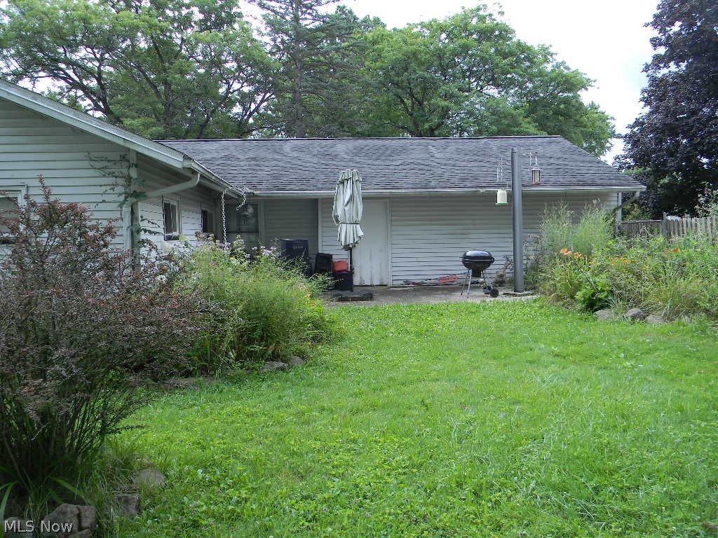 3086 Greenfield Street NW Warren OH 44485