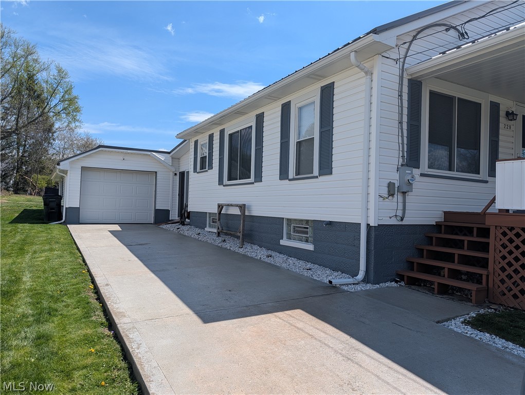 229 Church Street Hopedale OH 43976