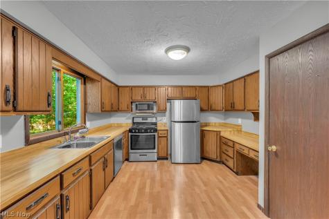 27371 Bagley Road Olmsted Twp OH 44138