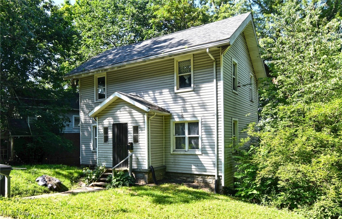 1490 Hillside Terrace Akron OH 44305