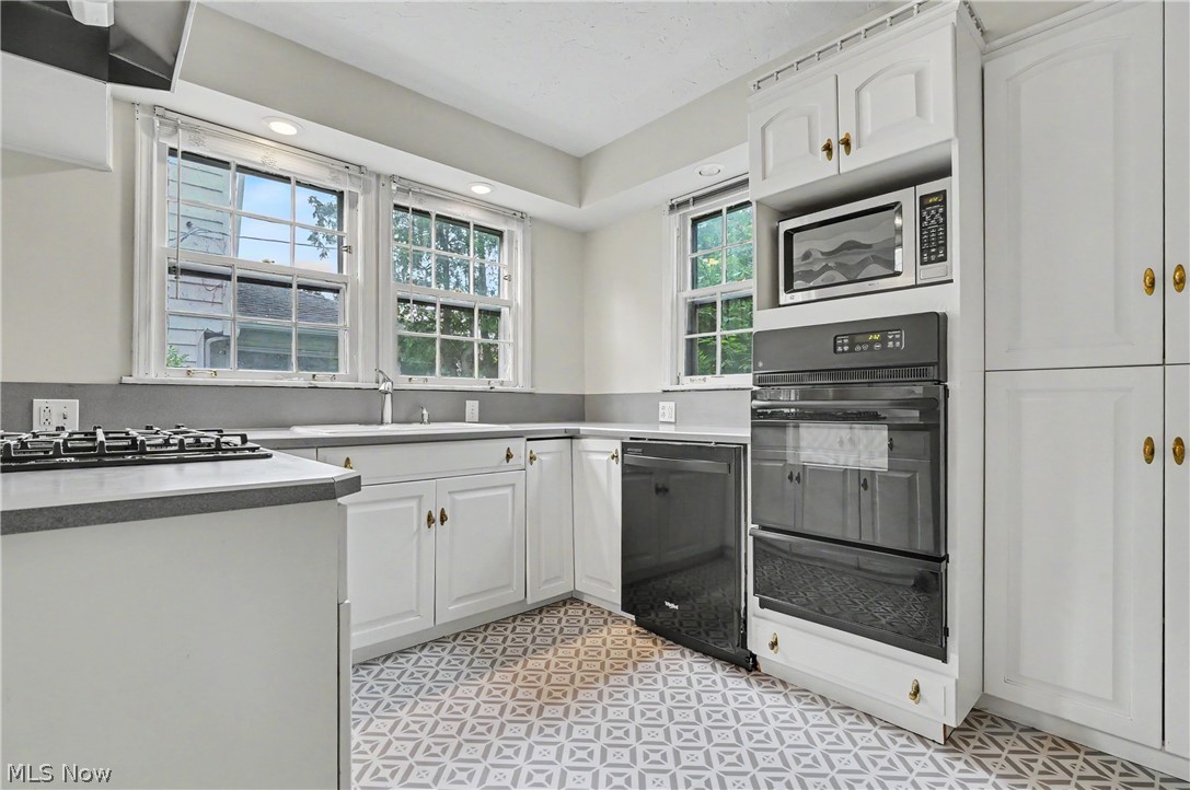 3396 Dorchester Road Shaker Heights OH 44120