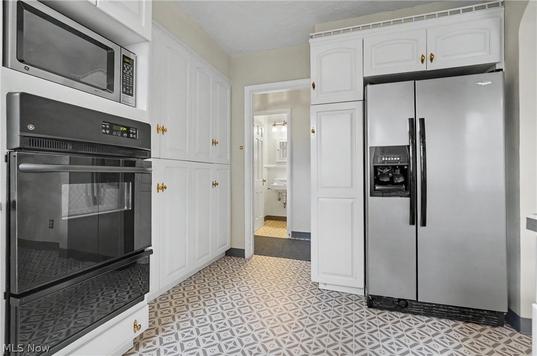 3396 Dorchester Road Shaker Heights OH 44120