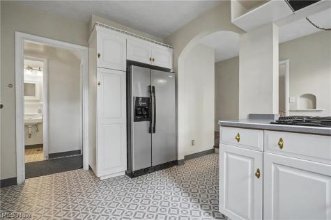 3396 Dorchester Road Shaker Heights OH 44120