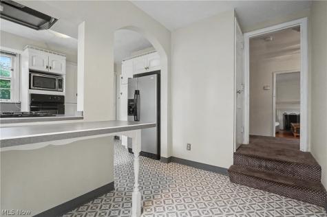 3396 Dorchester Road Shaker Heights OH 44120