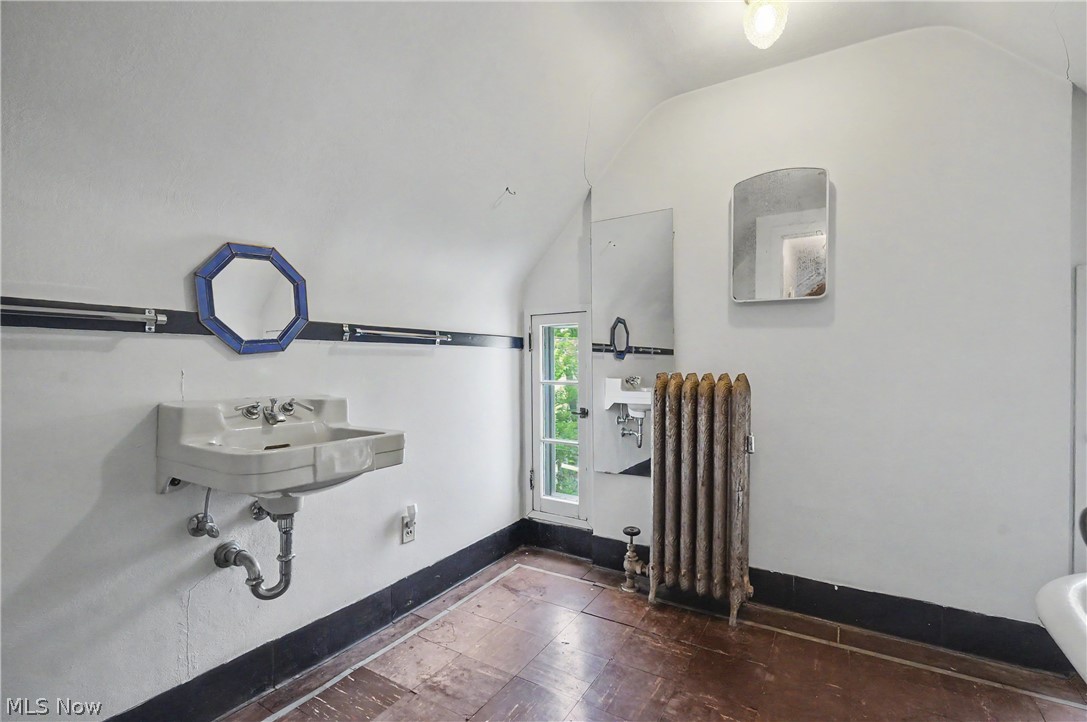 3396 Dorchester Road Shaker Heights OH 44120