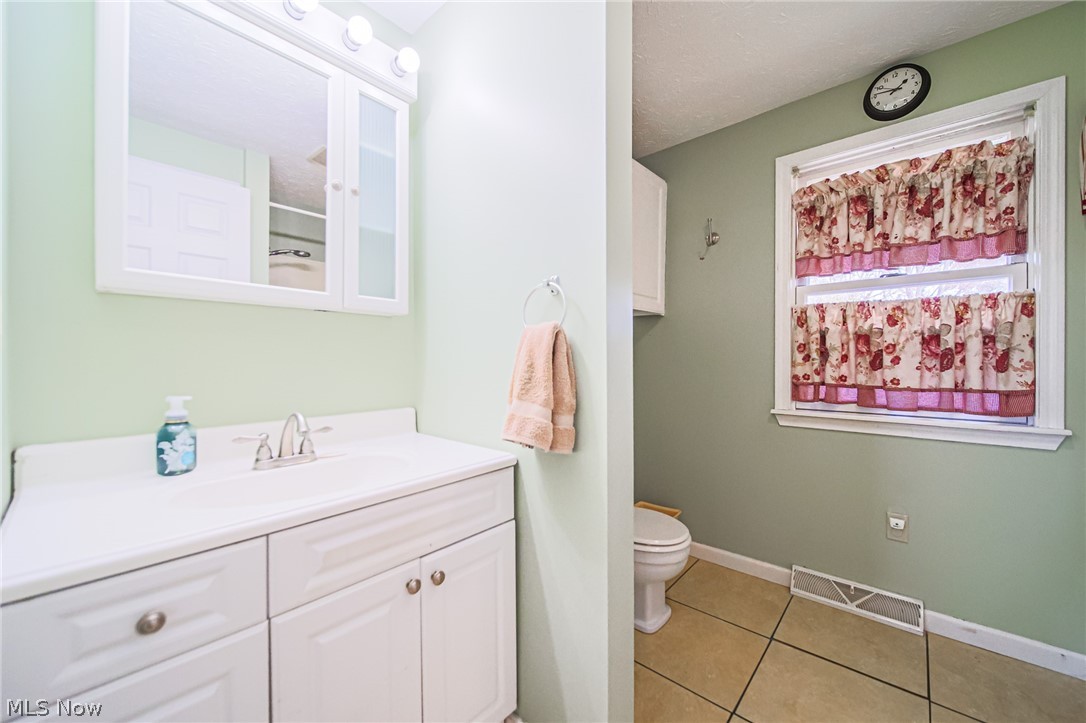 52 S Kansas Road Orrville OH 44667