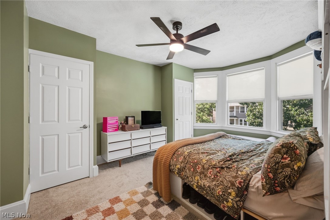 1655 Lauderdale Avenue Lakewood OH 44107