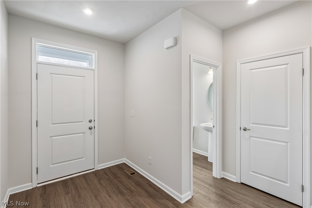 1594 Slick Rock Drive Painesville OH 44077