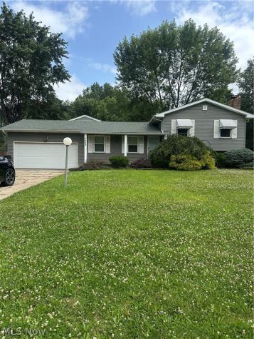 7523 Jaguar Drive Youngstown OH 44512