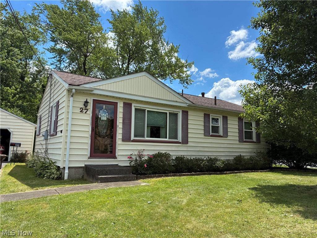 27 Woodland Drive New Middletown OH 44442