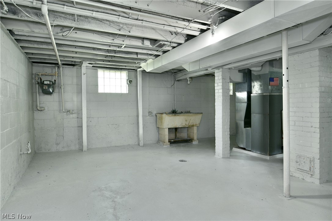 343 E Liberty Street Girard OH 44420